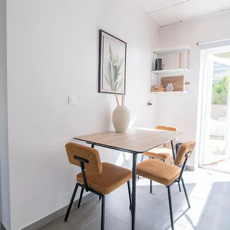 Acogedor Con Jardin En 3
